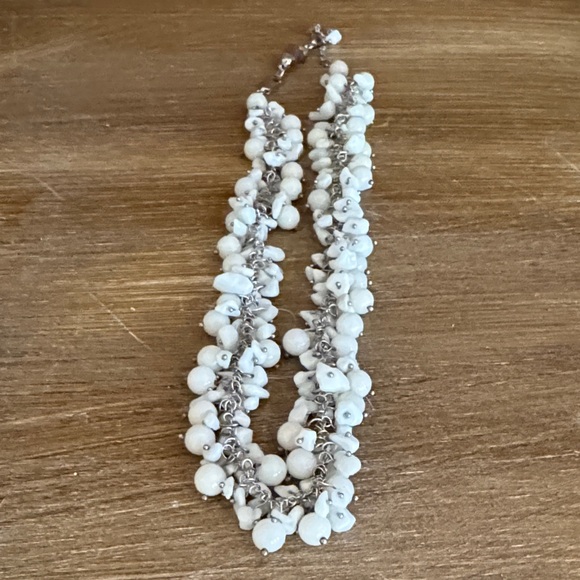 Vintage Elegant White Beaded Necklace with Silver Tone Hardware - Picture 2 of 8